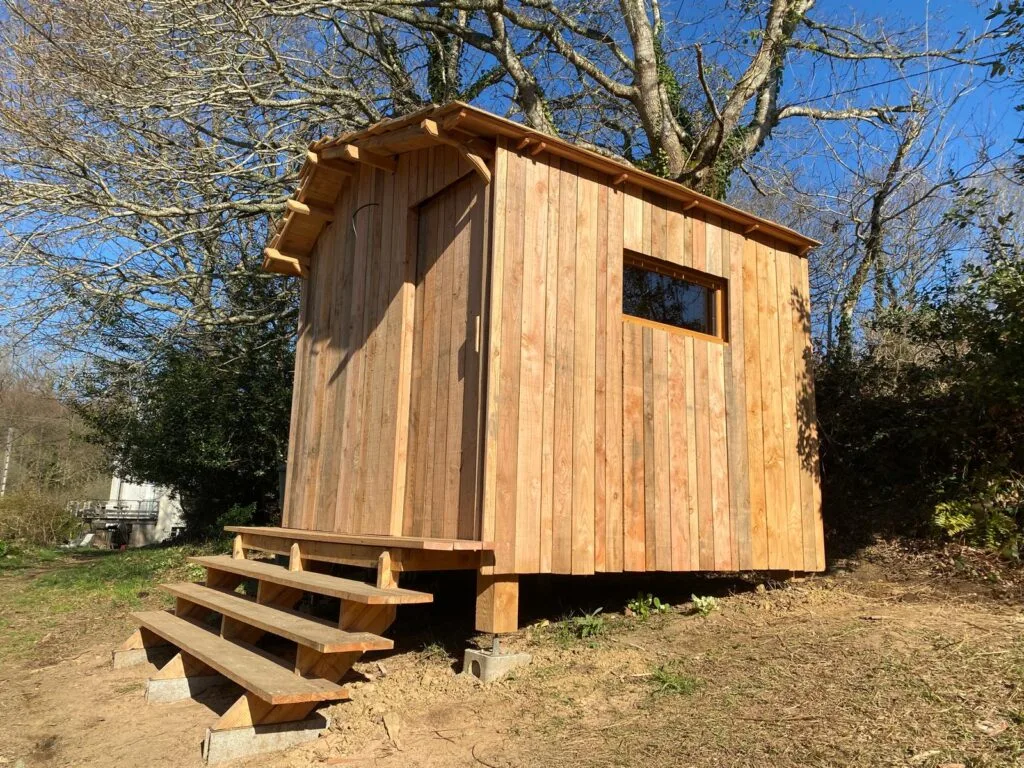 cabanomade cabane pour voyageur itinérant location et construction