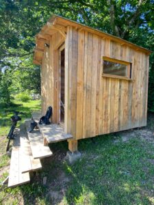 cabane bois voyageurs itinérants