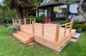 terrasse en bois douglas et son garde corps